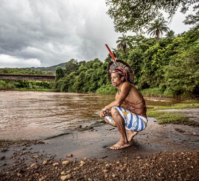 Indígena da aldeia Pataxó em Brumadinho, Minas Gerais. 2019. Jornal O Tempo